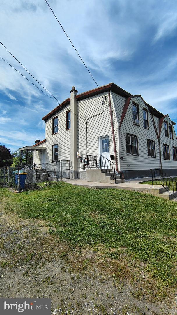 1000 Main Ave Property Photo 1