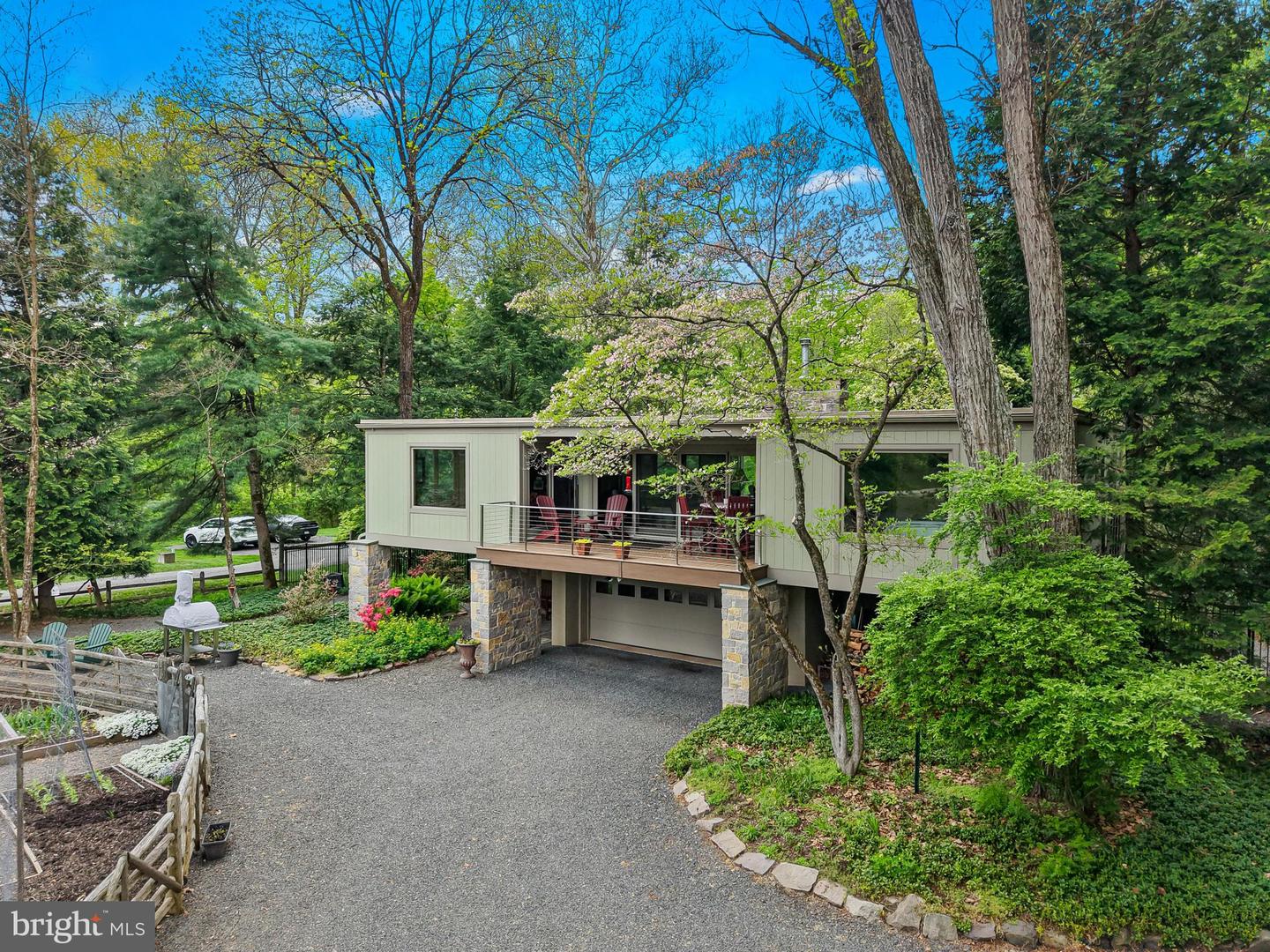 3 Bridge 5 Ln Property Photo 2