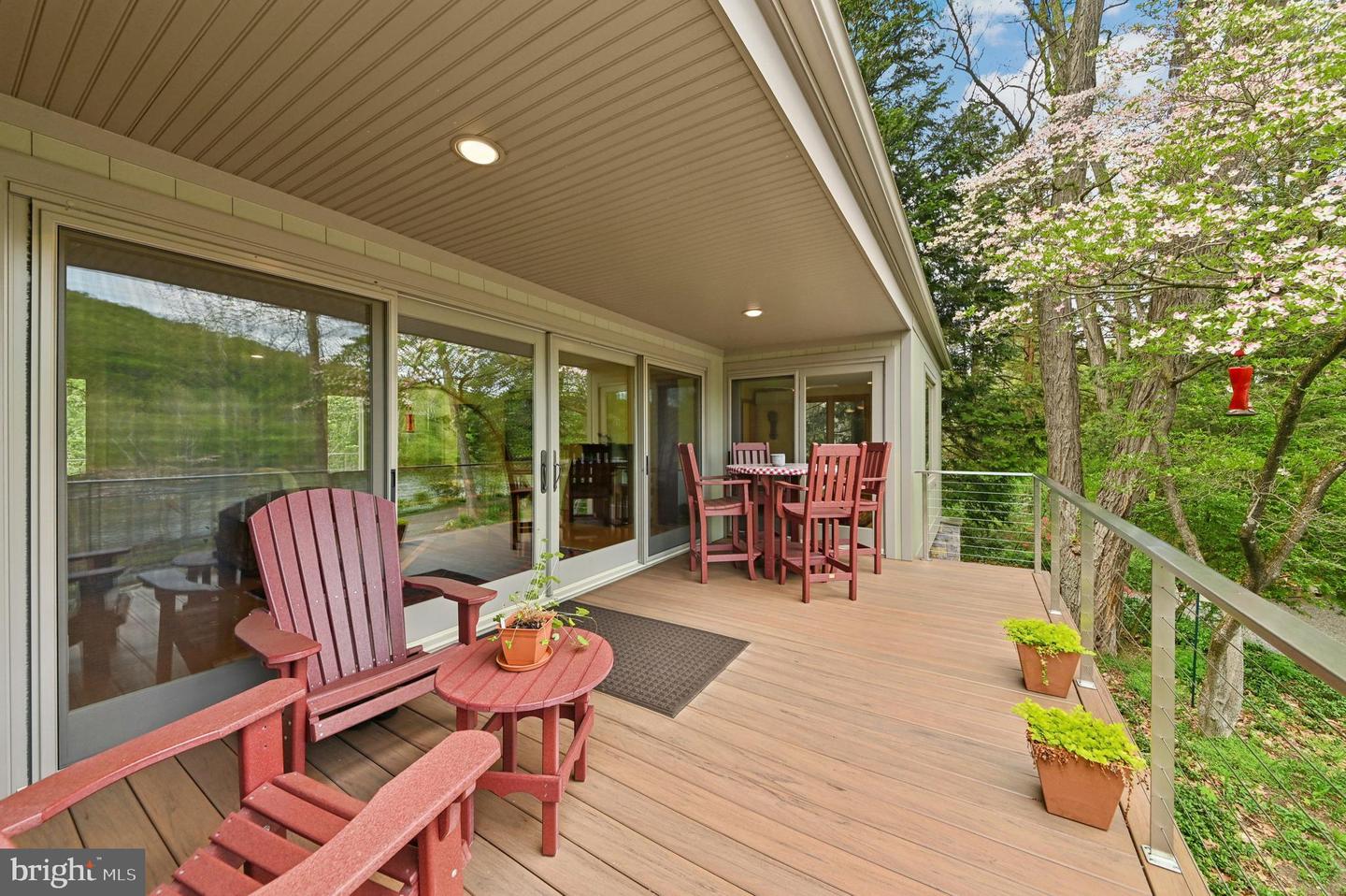 3 Bridge 5 Ln Property Photo 6