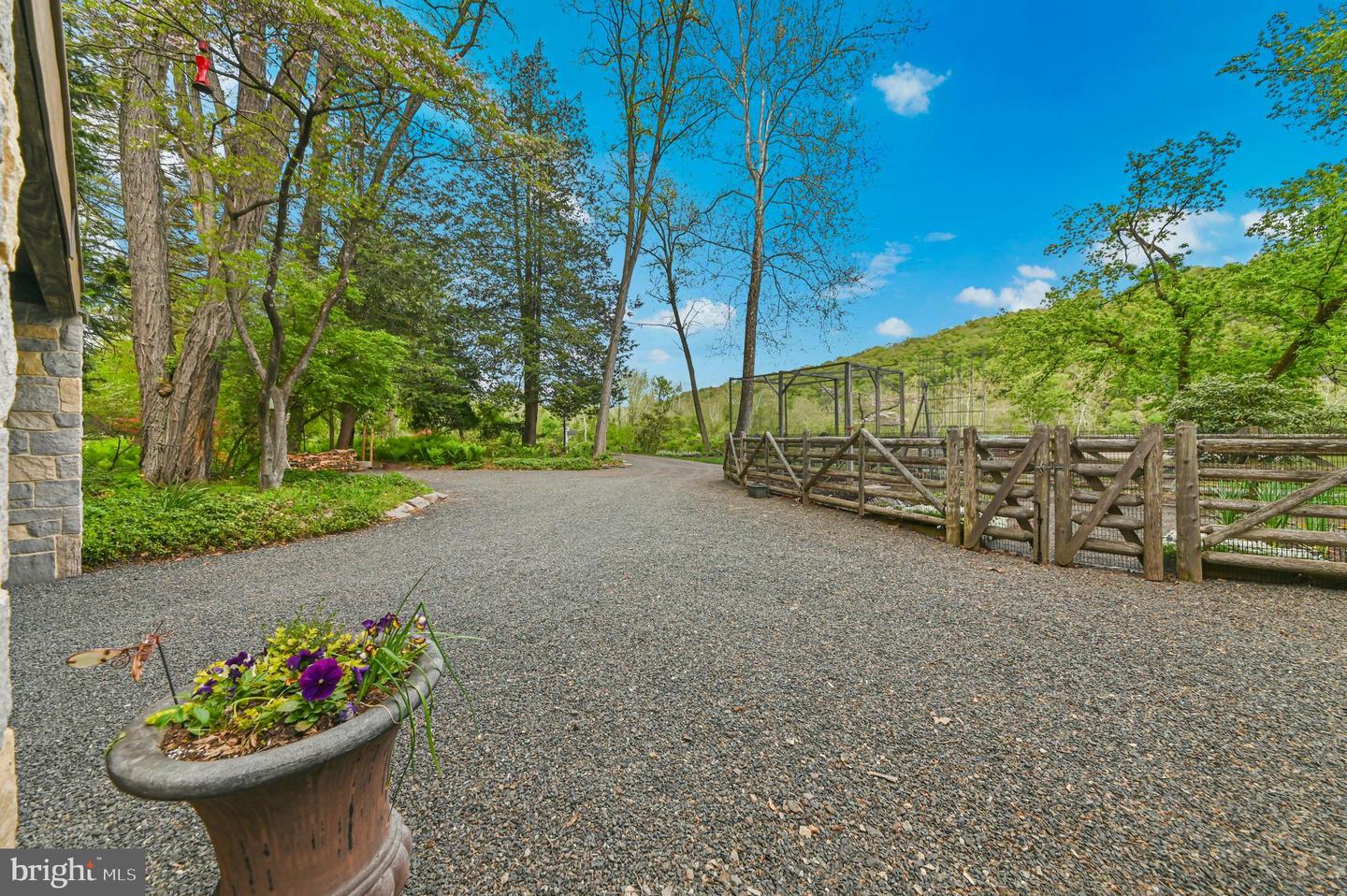 3 Bridge 5 Ln Property Photo 26