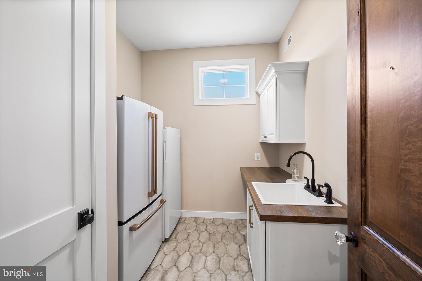 1823 Ridge Rd Property Photo 32