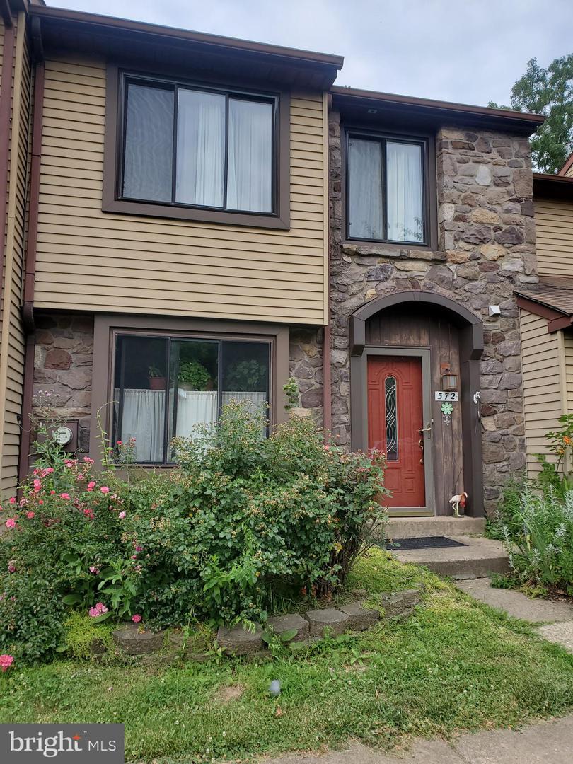 572 Atwood Ct Property Photo 1