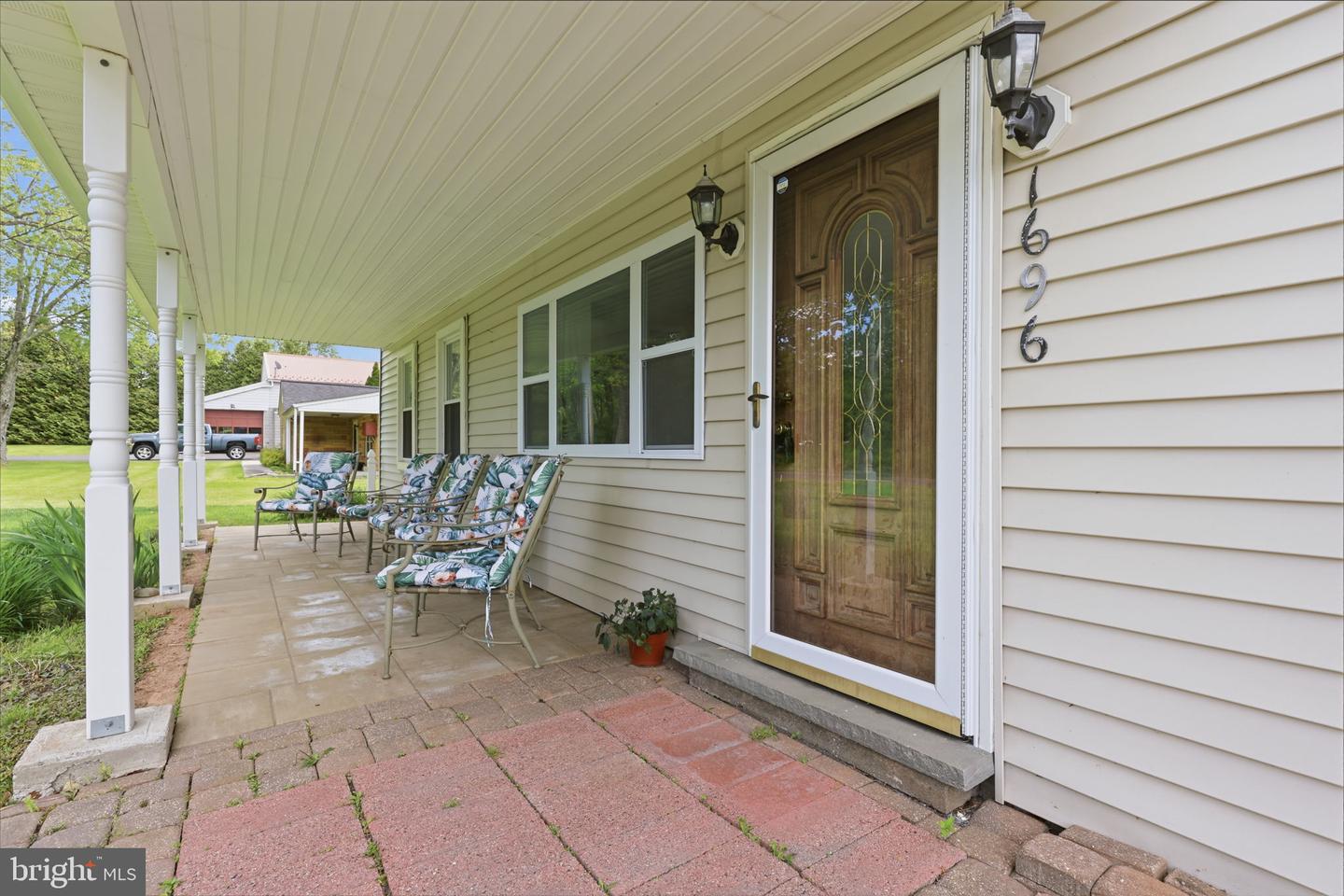 1696 Chestnut Ridge Rd Property Photo 4
