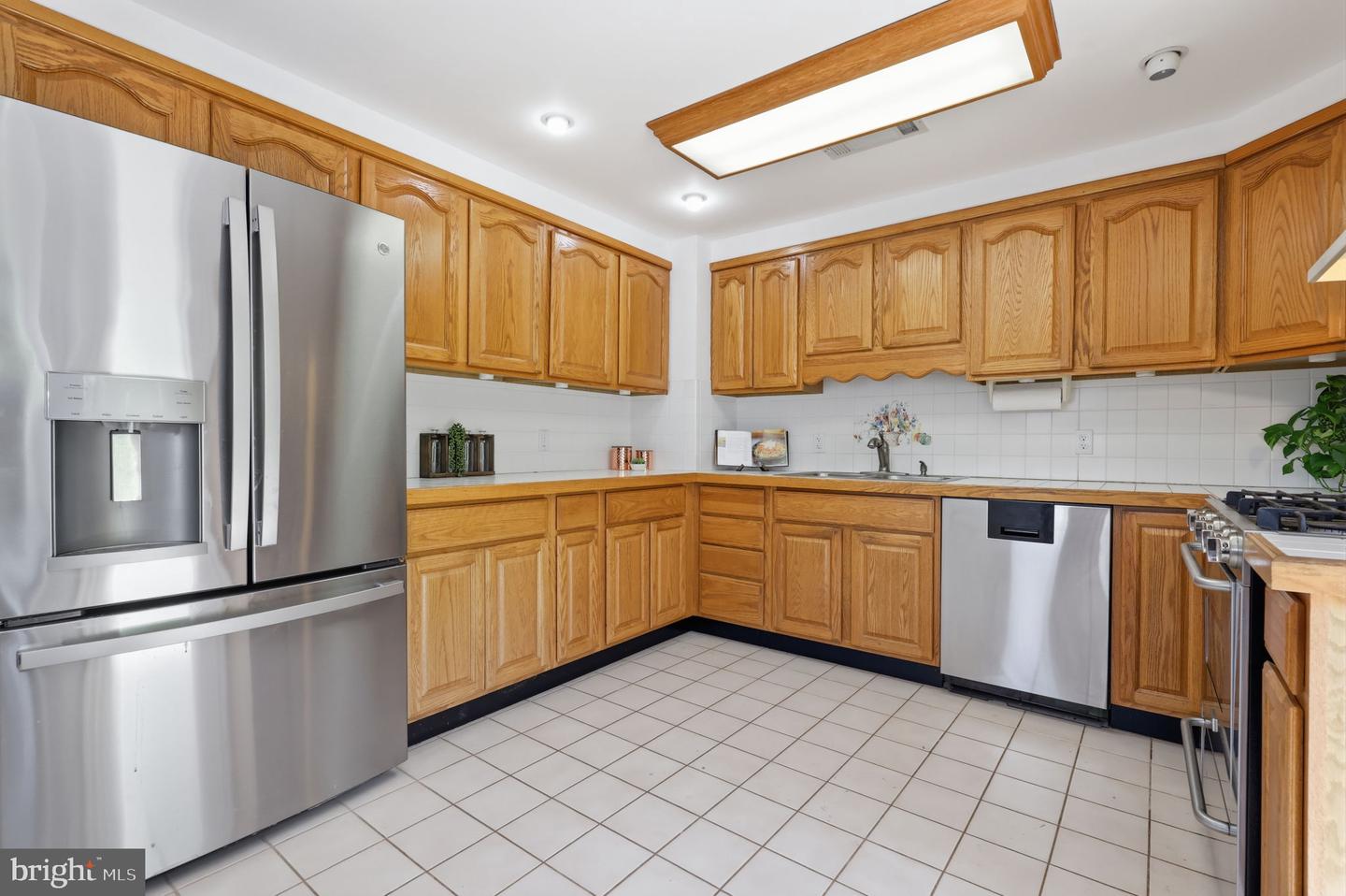 1696 Chestnut Ridge Rd Property Photo 8