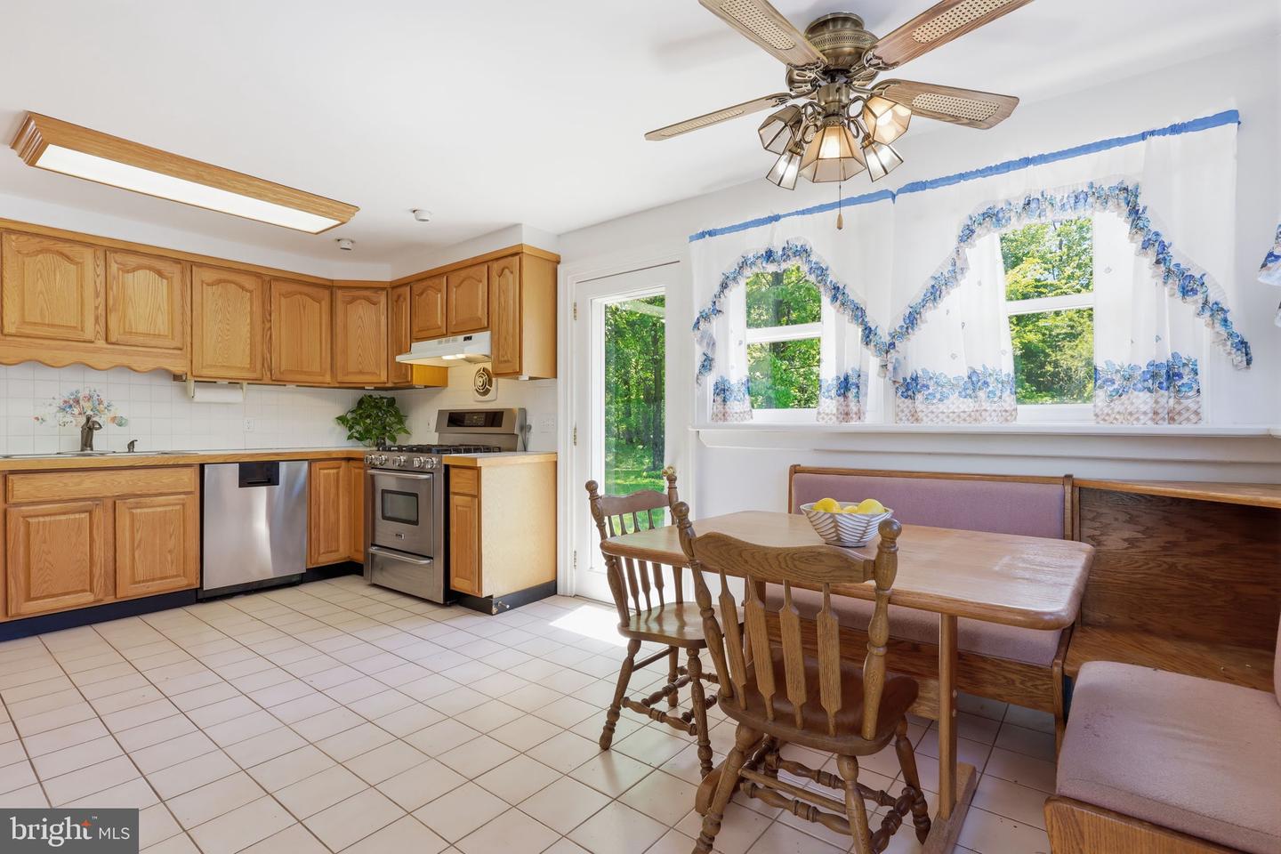 1696 Chestnut Ridge Rd Property Photo 12