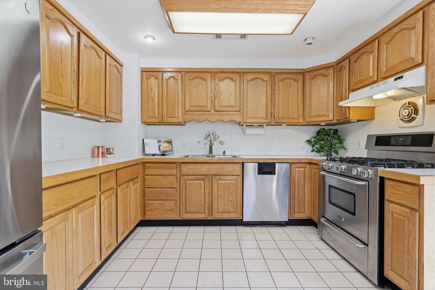 1696 Chestnut Ridge Rd Property Photo 13