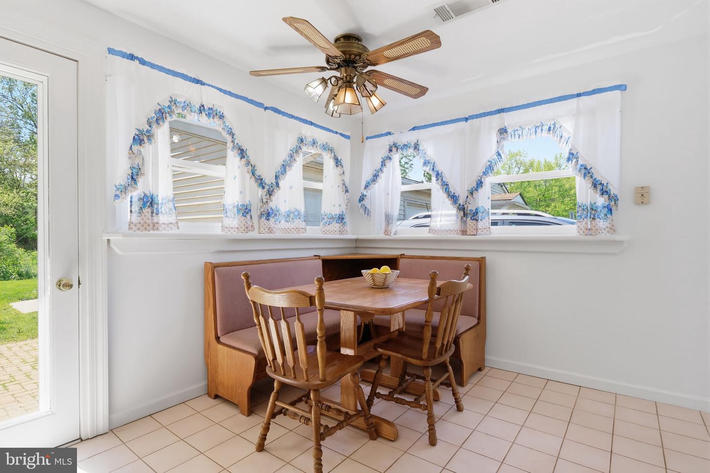 1696 Chestnut Ridge Rd Property Photo 15