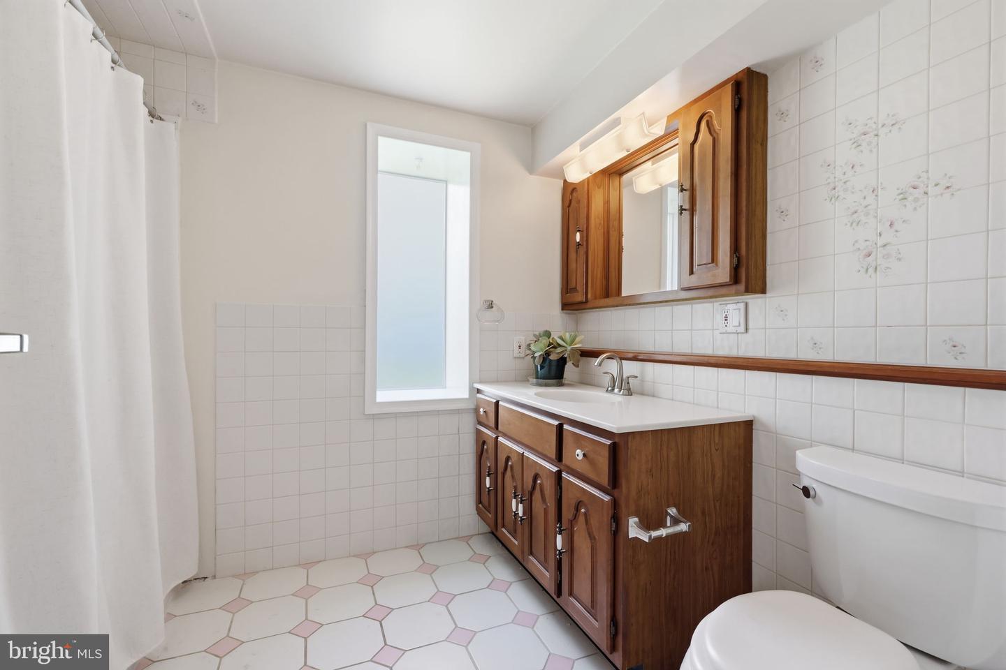 1696 Chestnut Ridge Rd Property Photo 20