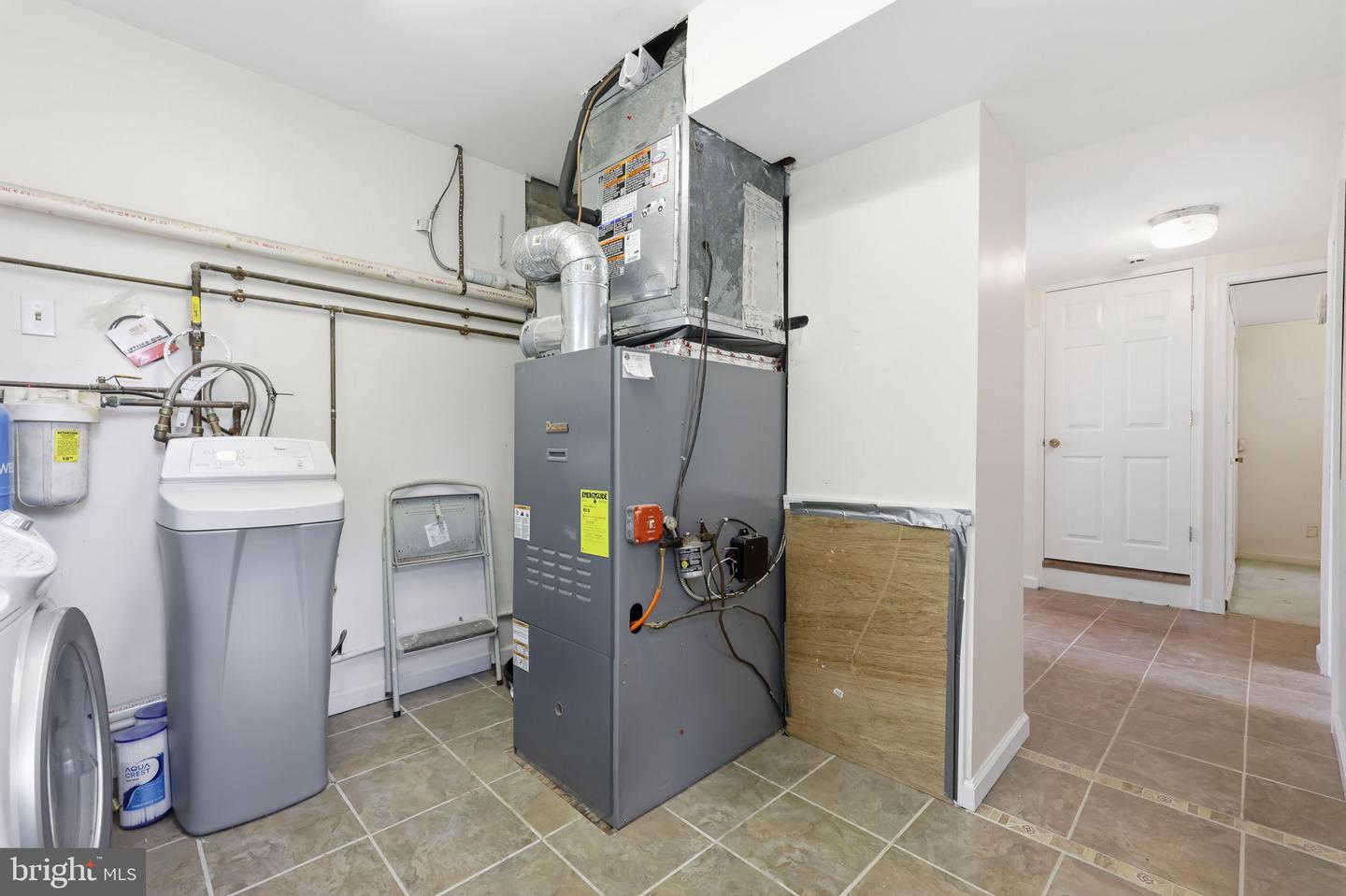 1696 Chestnut Ridge Rd Property Photo 23