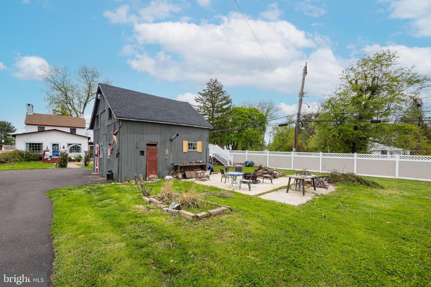 664 Old Lincoln Hwy Property Photo 8