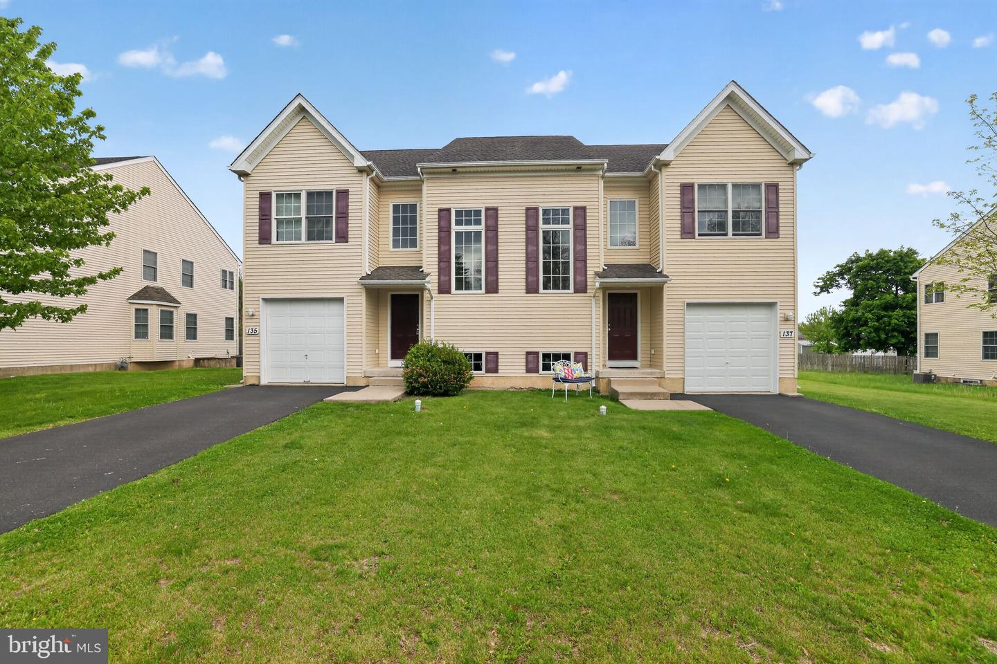 137 Sugarbush Dr Property Photo 1