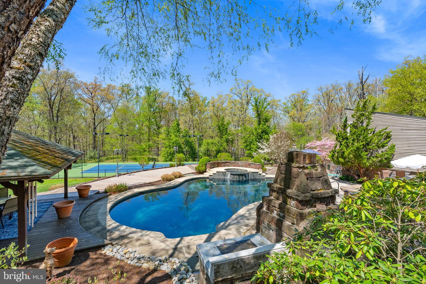 2094 Aquetong Rd Property Photo 8