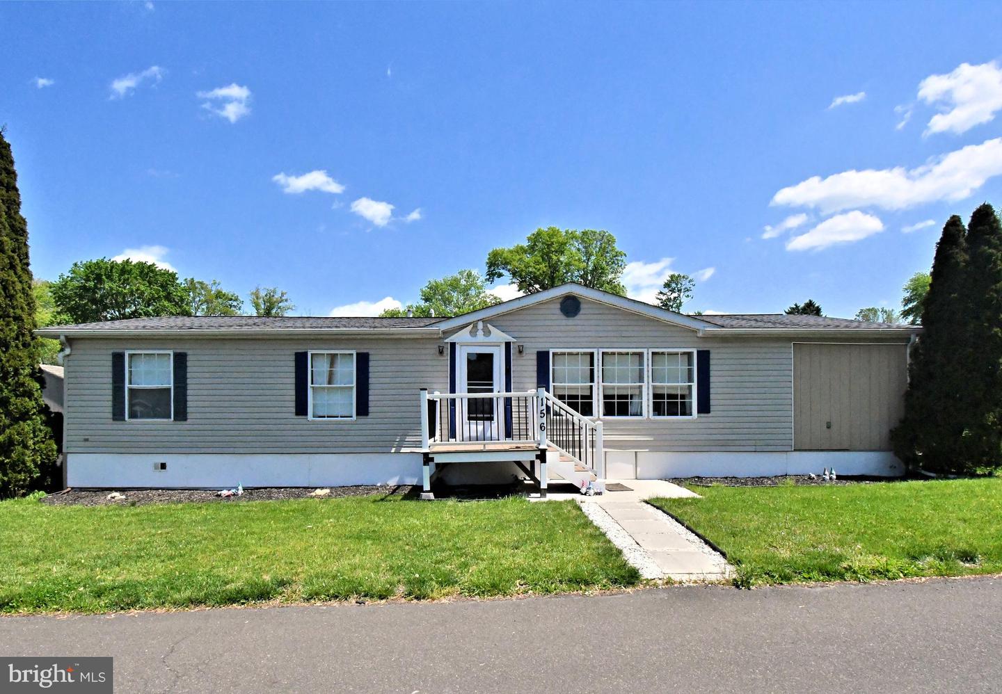 156 Vaux Dr Property Photo 1