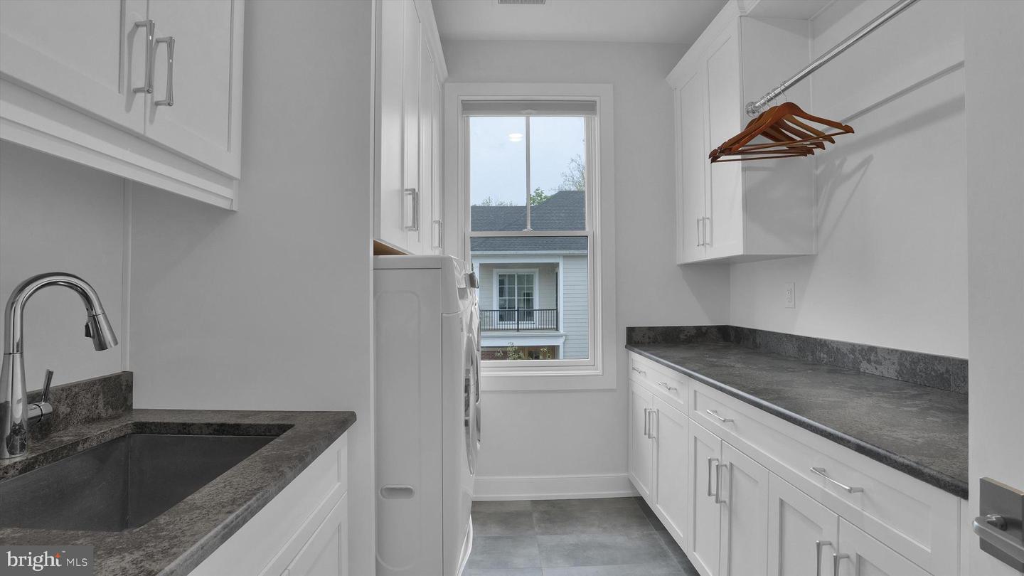 171 N Main St #unit 2 Property Photo 28