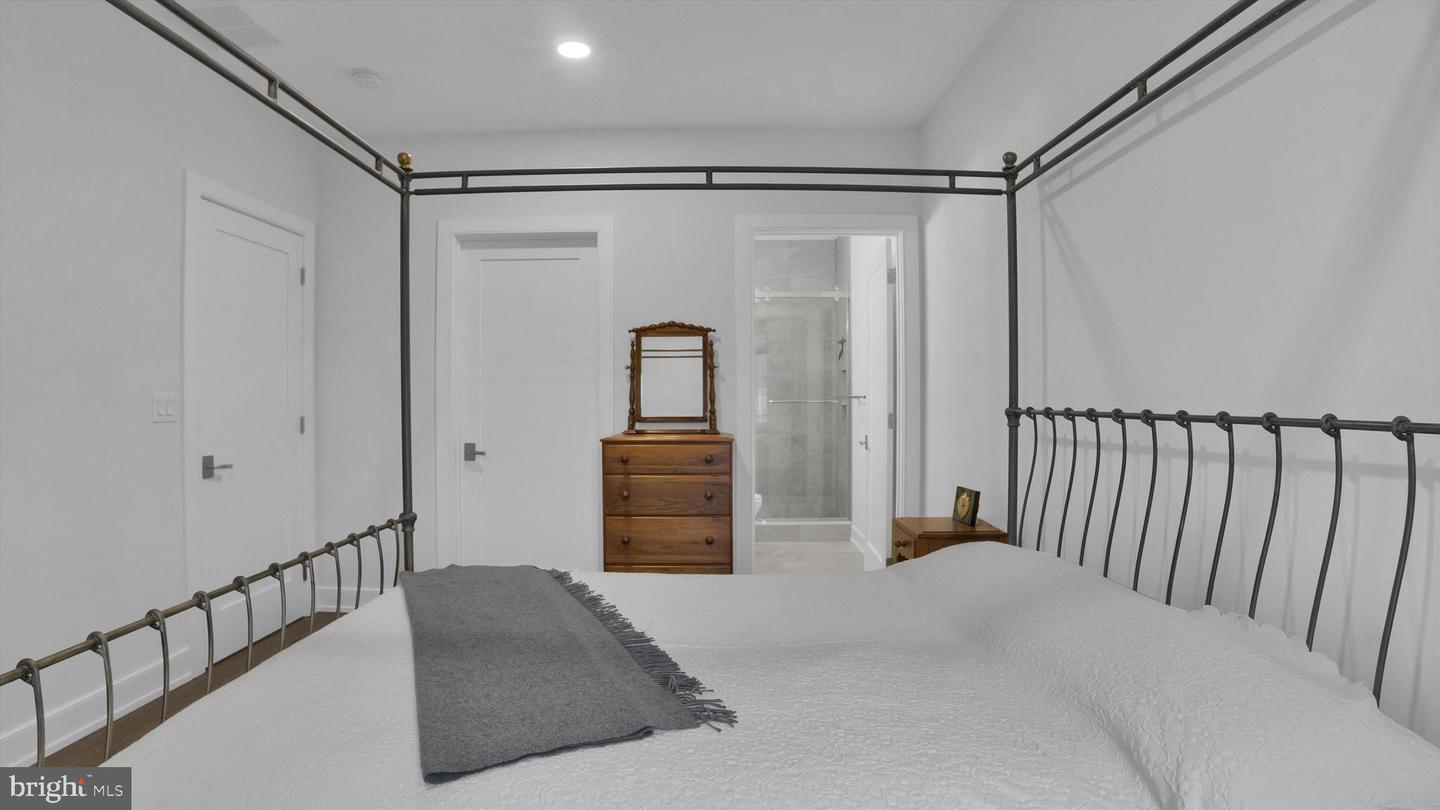 171 N Main St #unit 2 Property Photo 33
