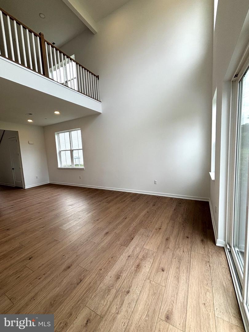 PABU2120820 Property Photo 2