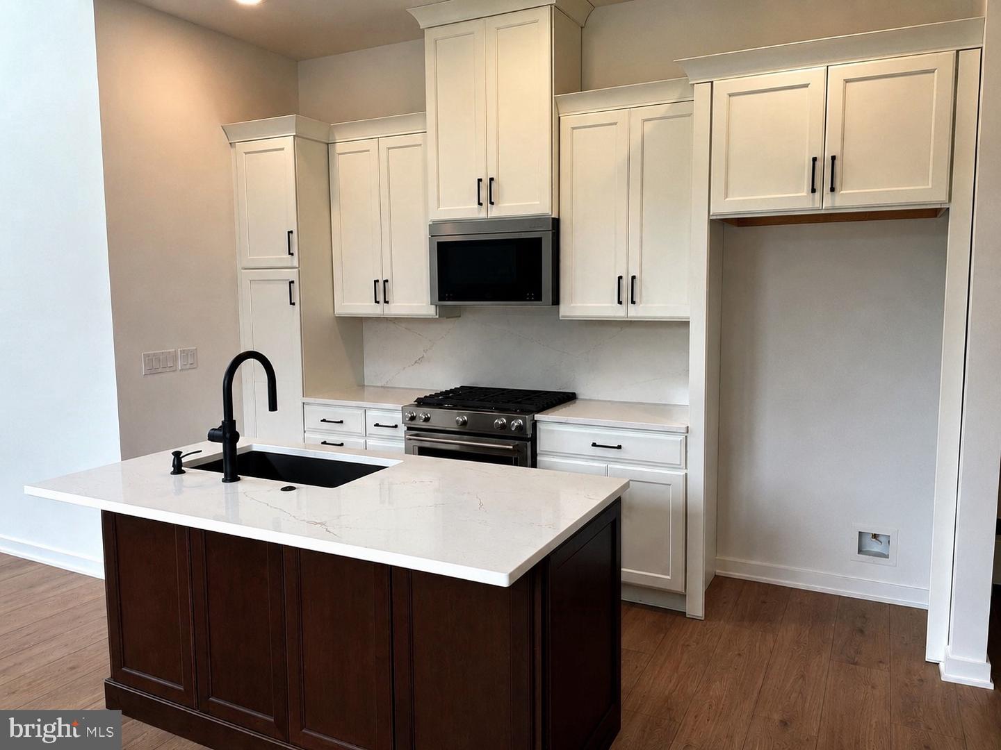 PABU2120820 Property Photo 4