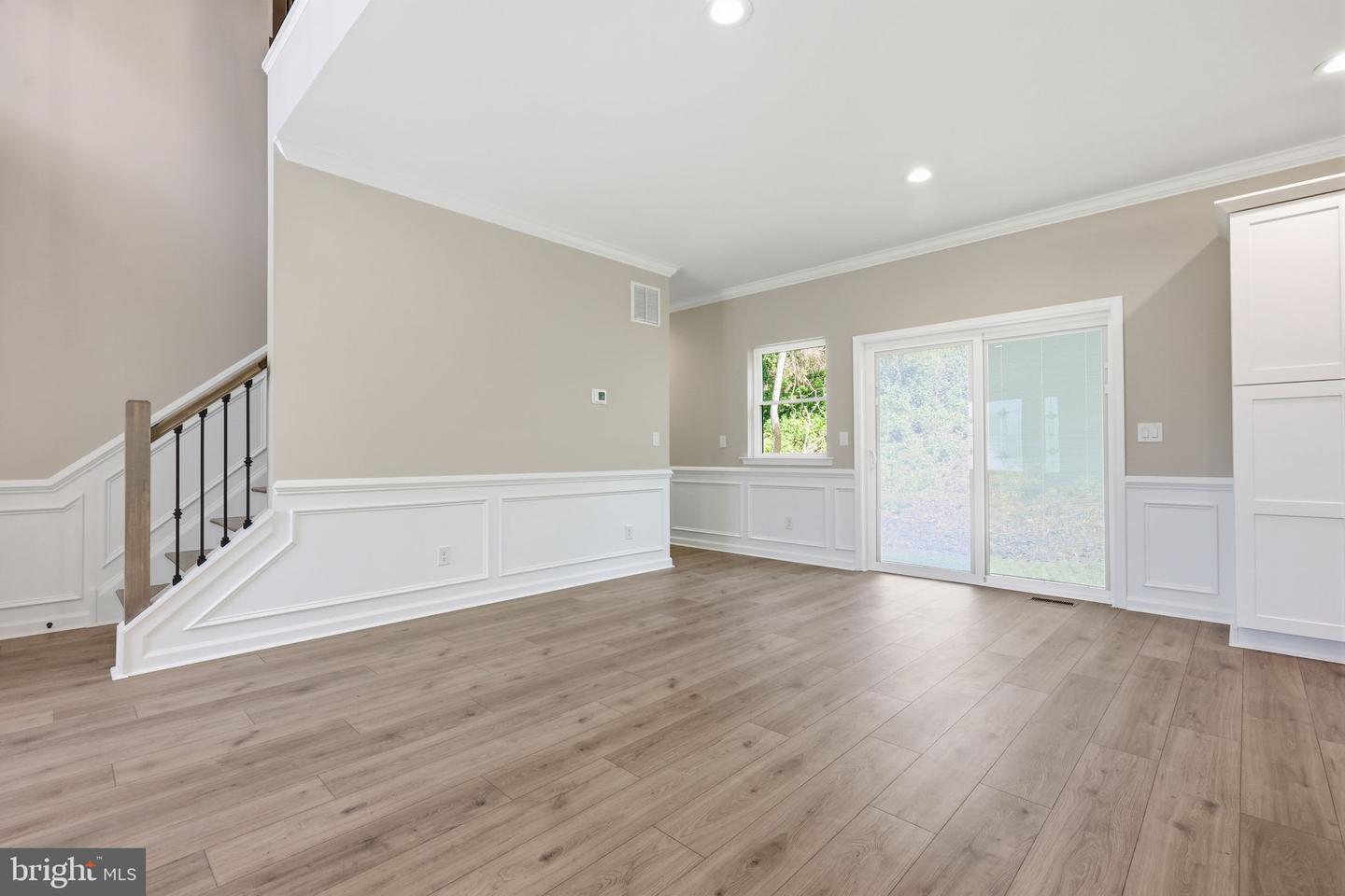 891 Reading Ave Property Photo 15