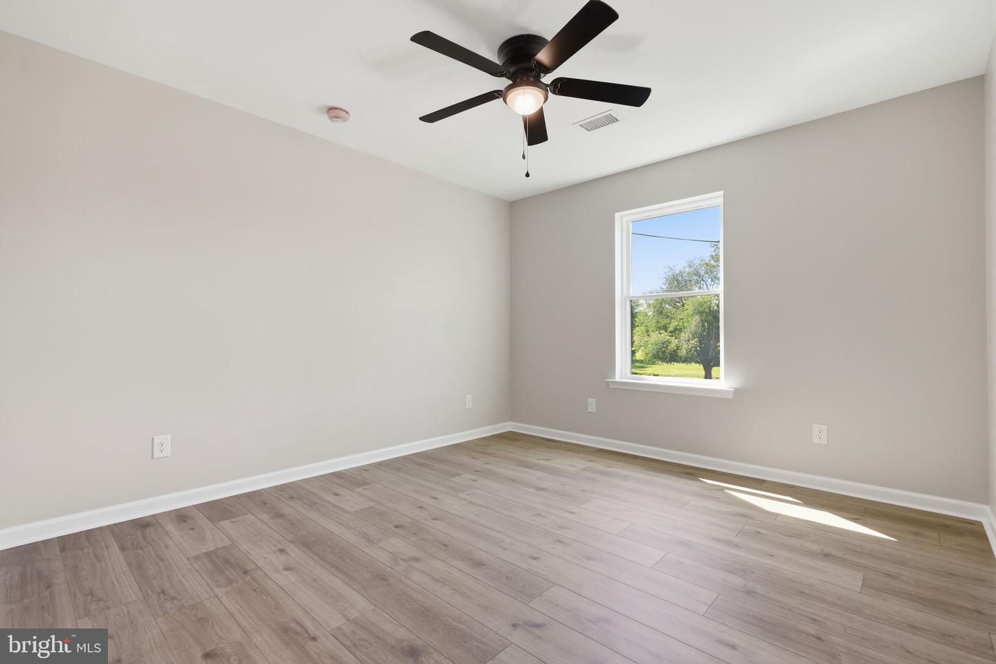 891 Reading Ave Property Photo 29