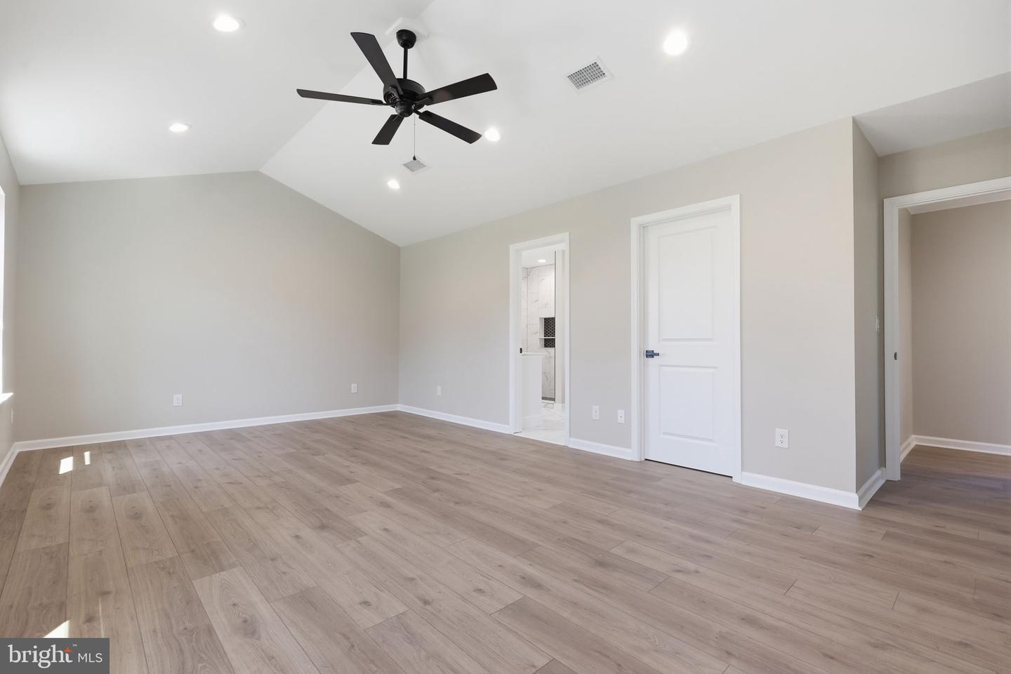 891 Reading Ave Property Photo 37