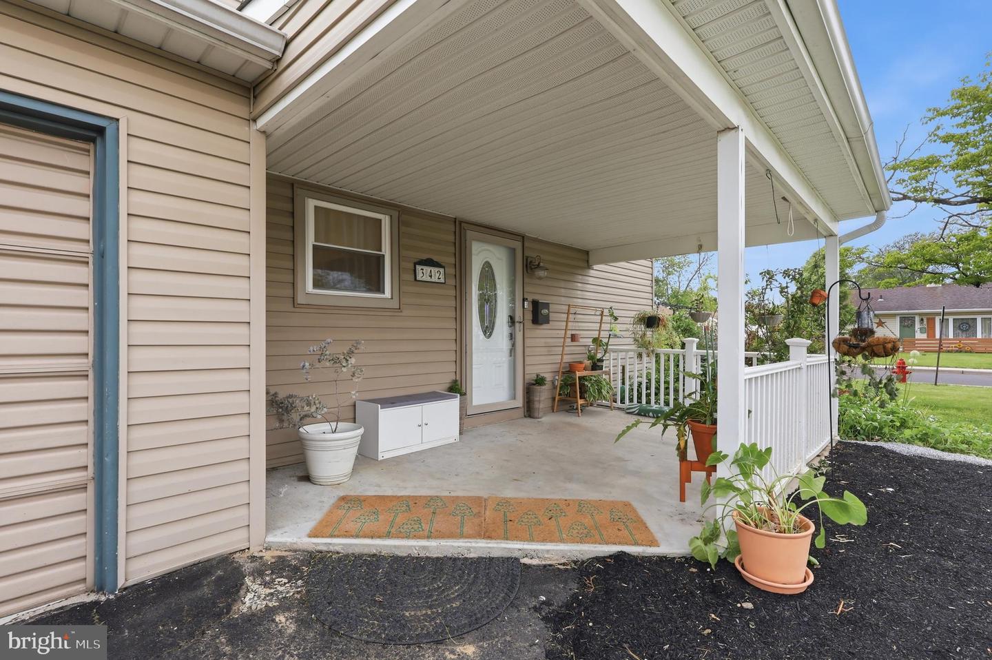 342 Chelsea Rd Property Photo 2