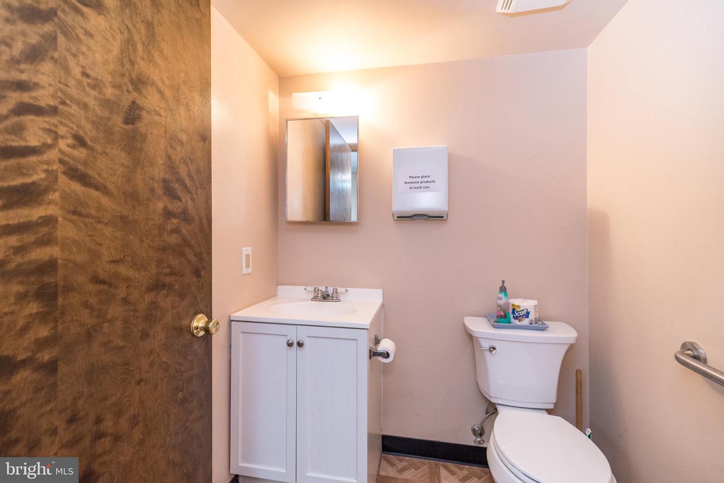 910 Property Photo 4