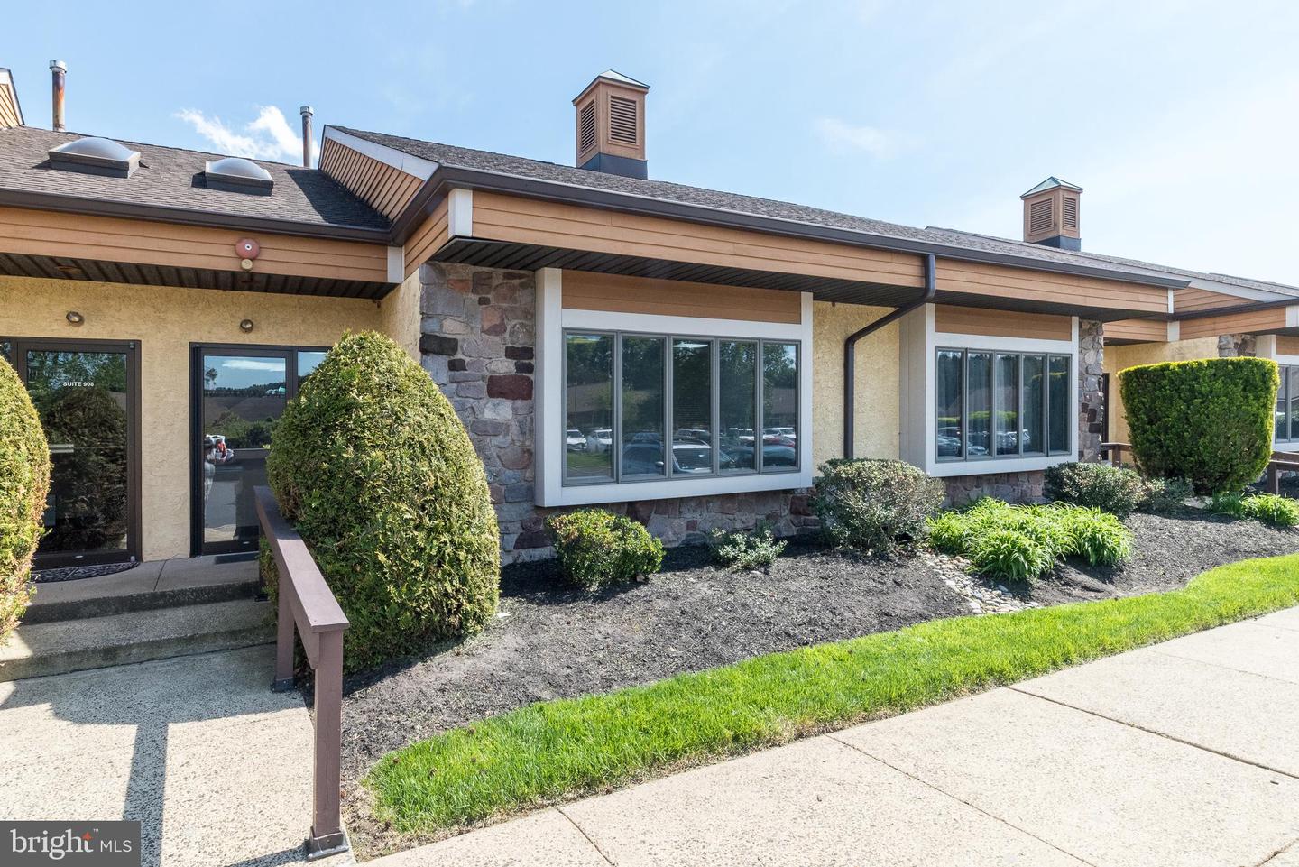 910 Property Photo 19