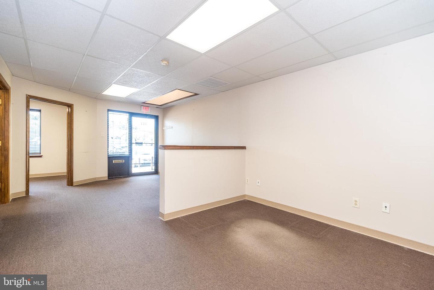 910 Property Photo 24