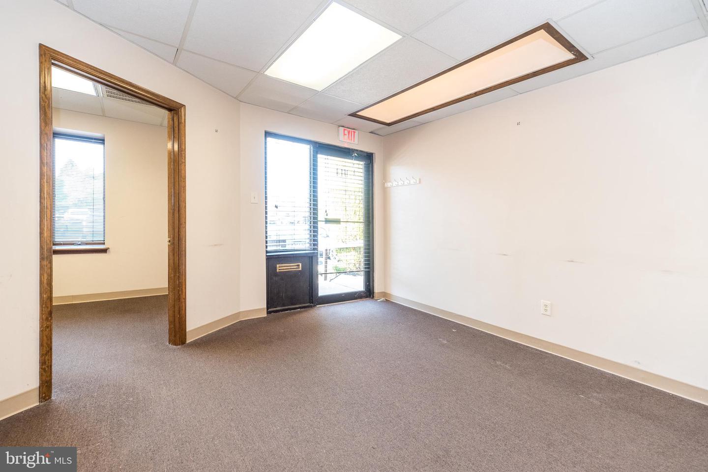 910 Property Photo 34