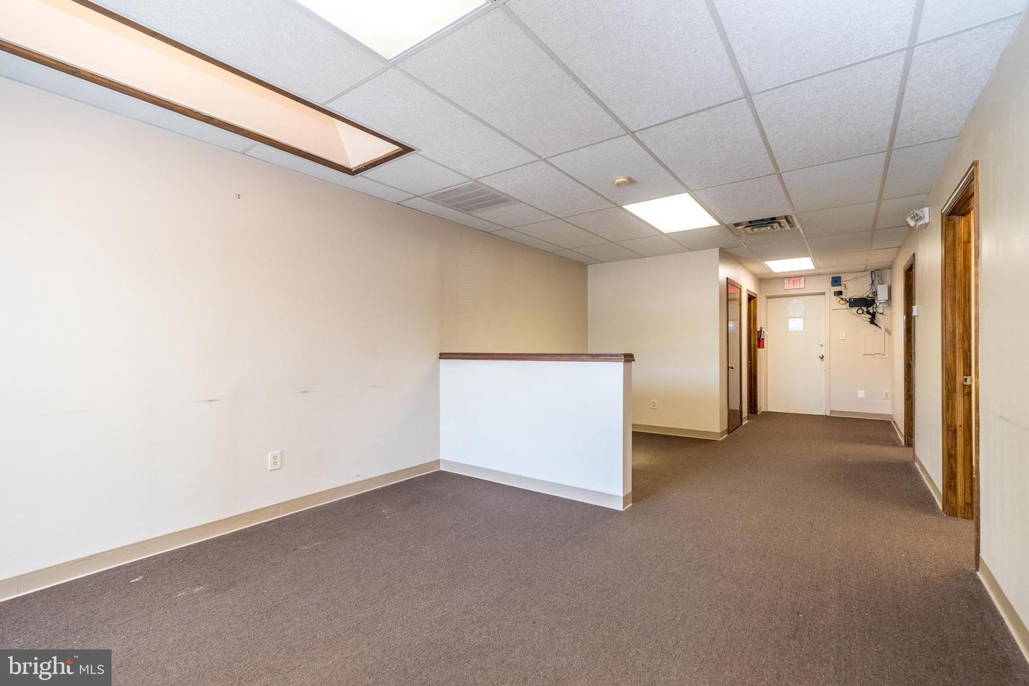 910 Property Photo 36