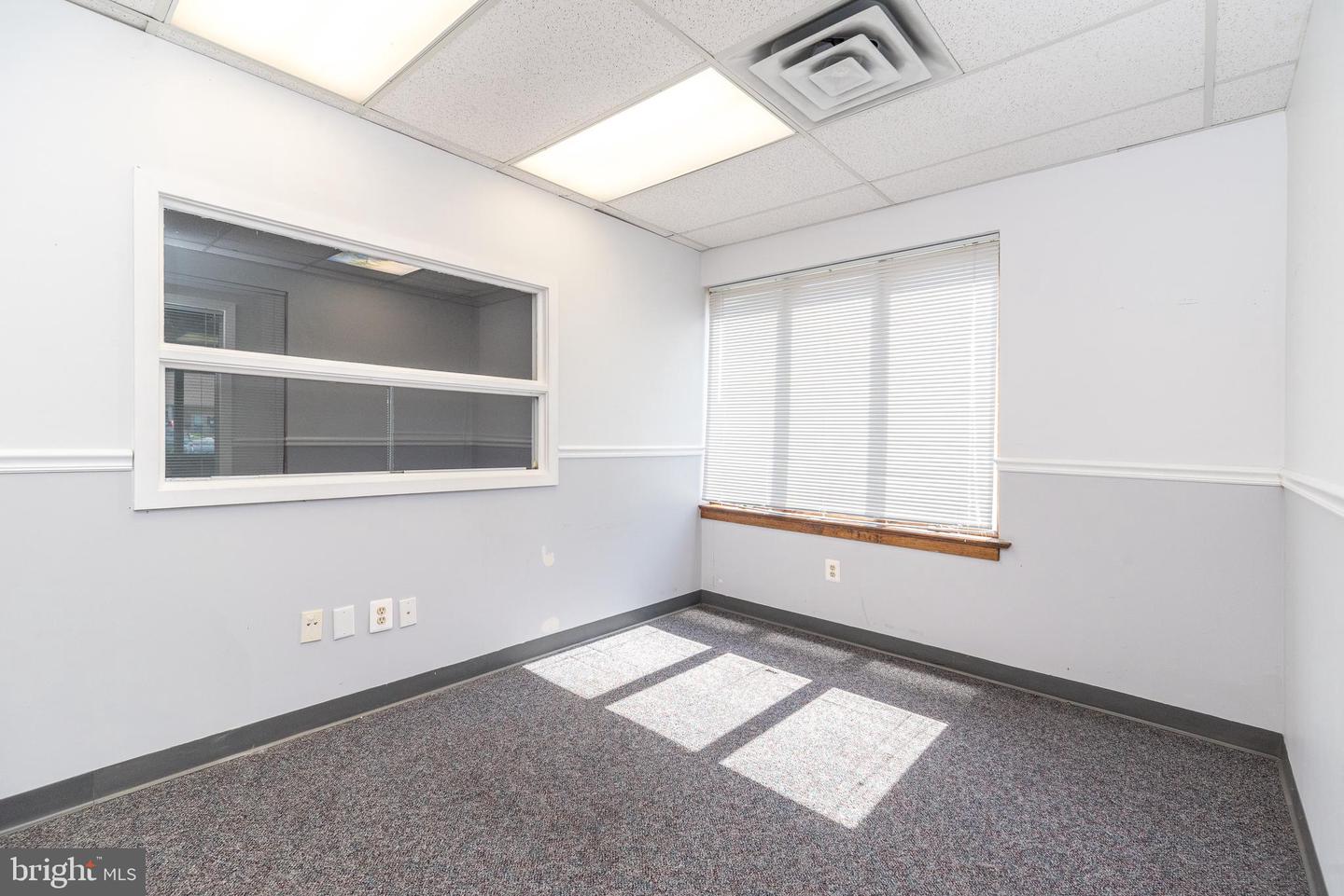 910 Property Photo 54