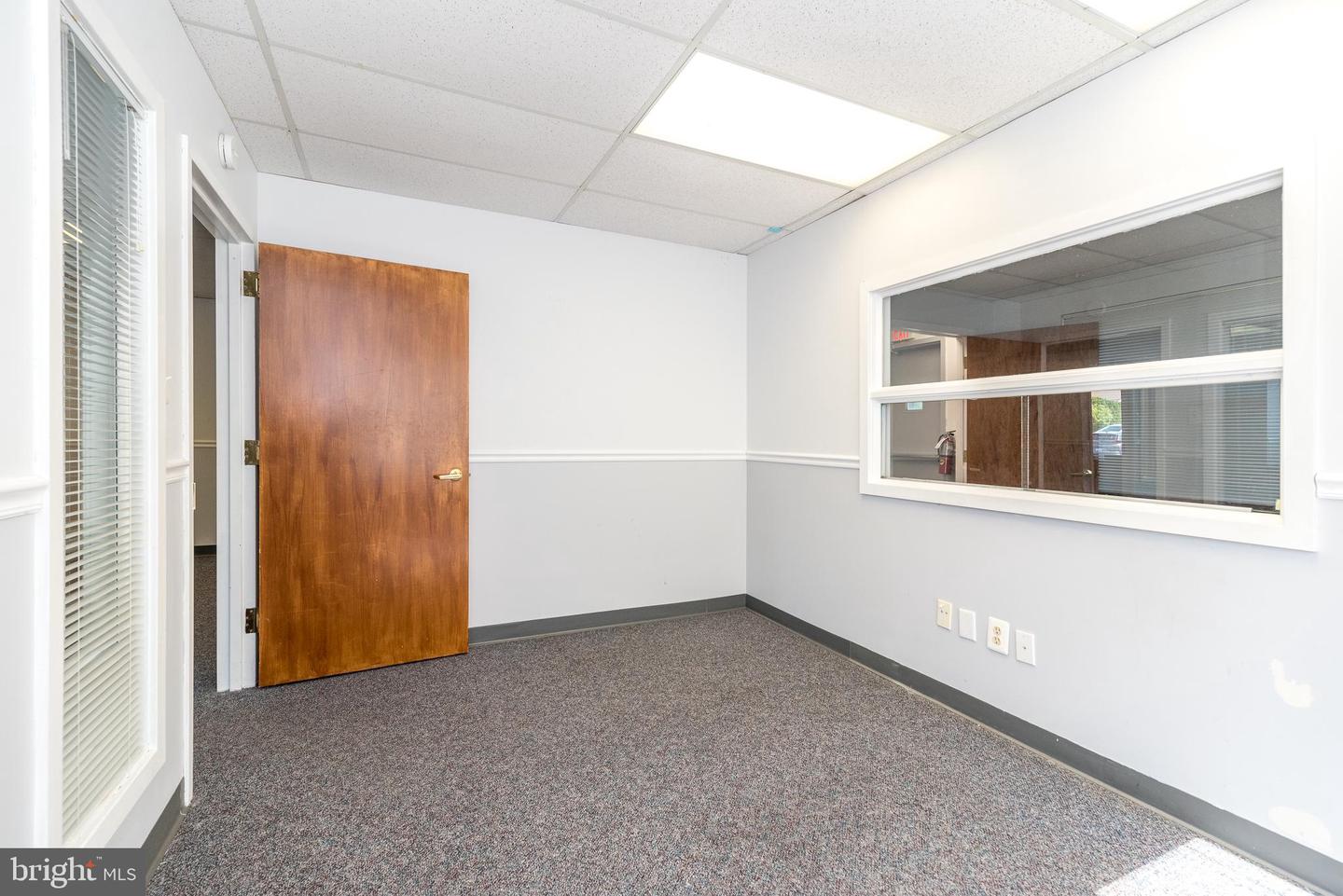 910 Property Photo 56