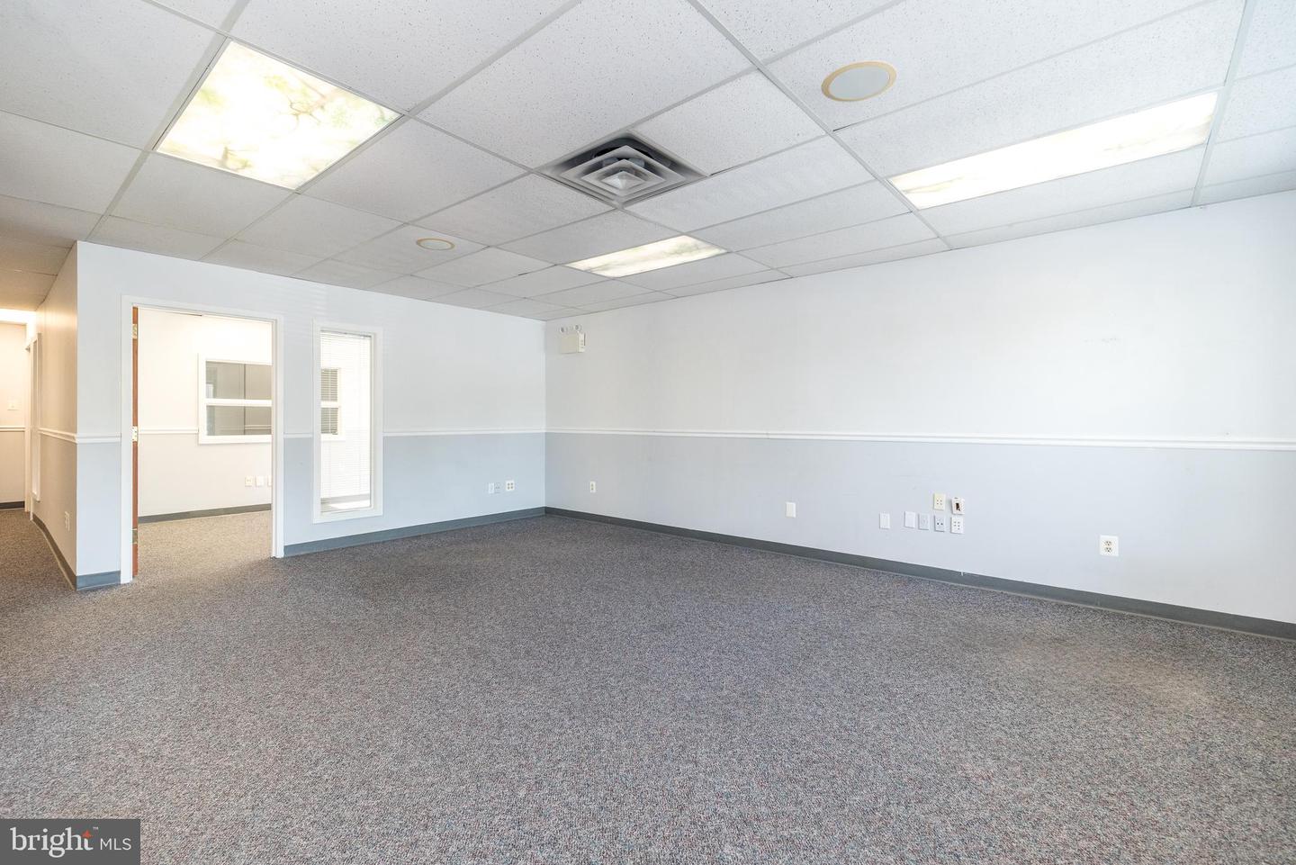 910 Property Photo 58