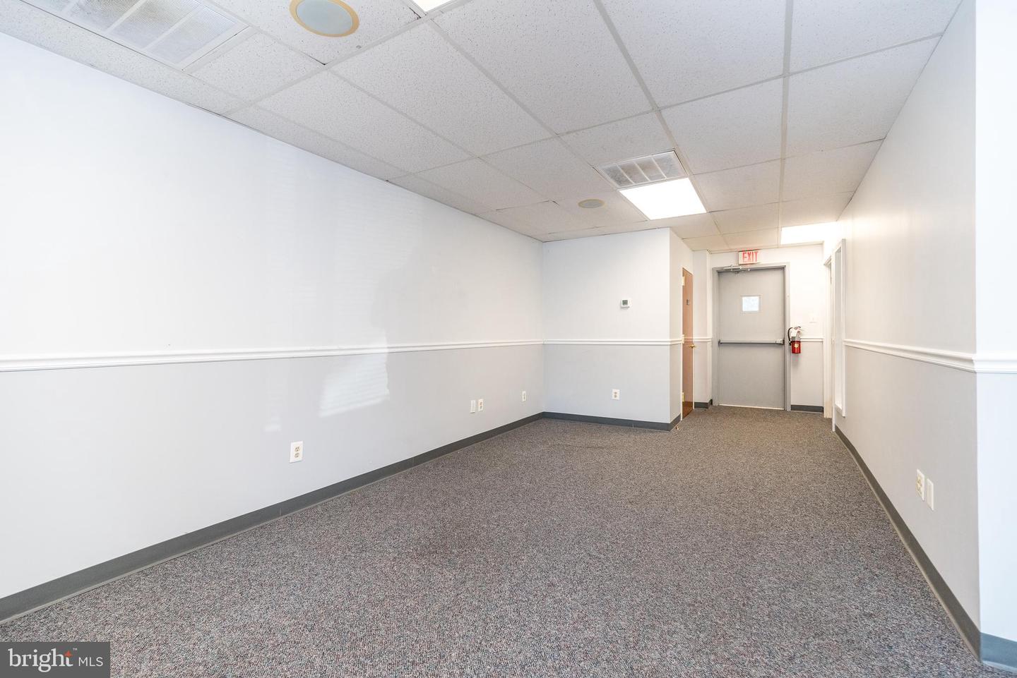 910 Property Photo 61