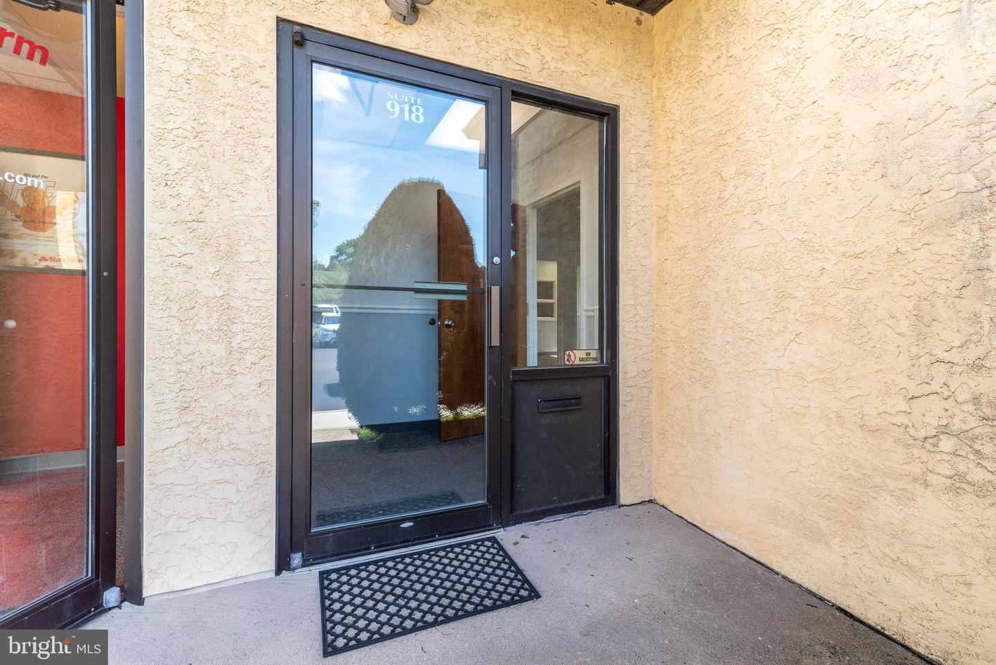 910 Property Photo 63