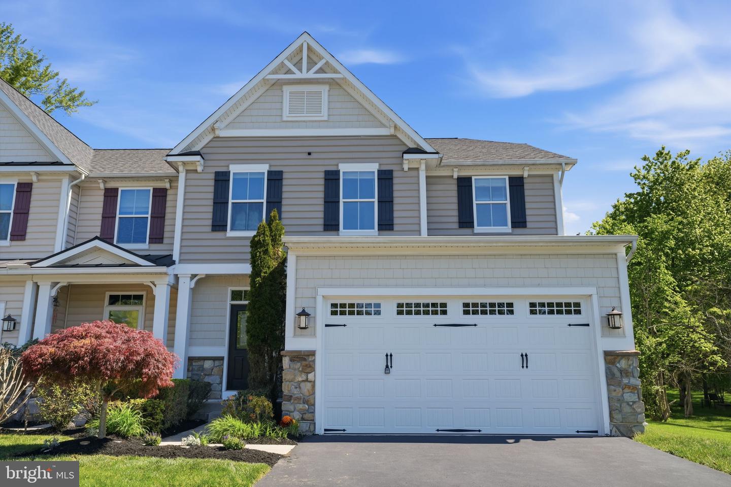 2405 CINDY LN