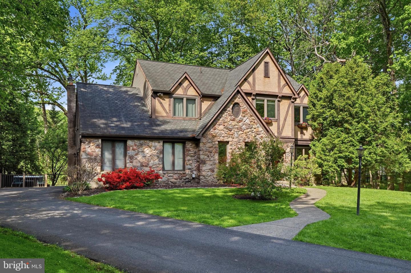 24 BERKLEY DR