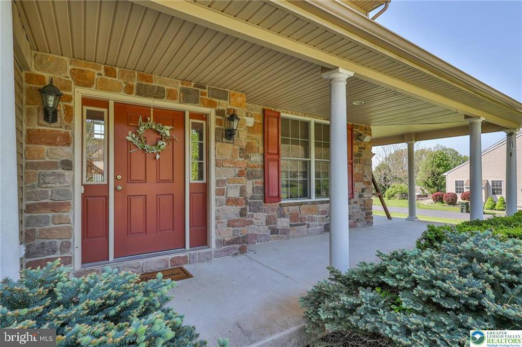 3595 Woodbyne Rd Property Photo 2