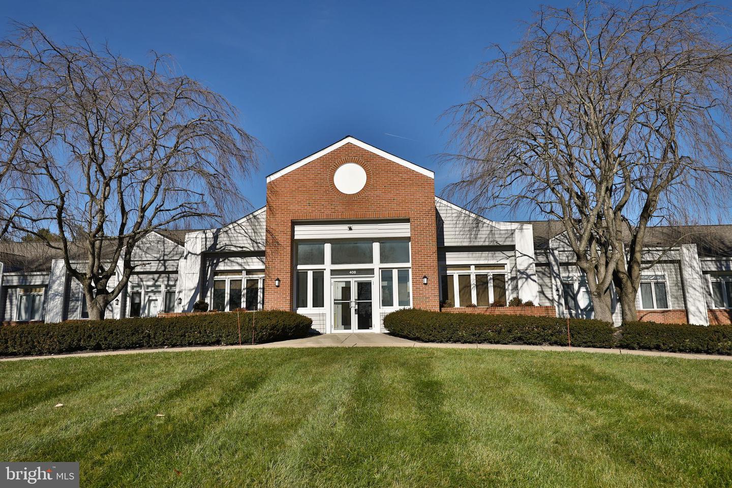 408 EXECUTIVE Property Photo 1