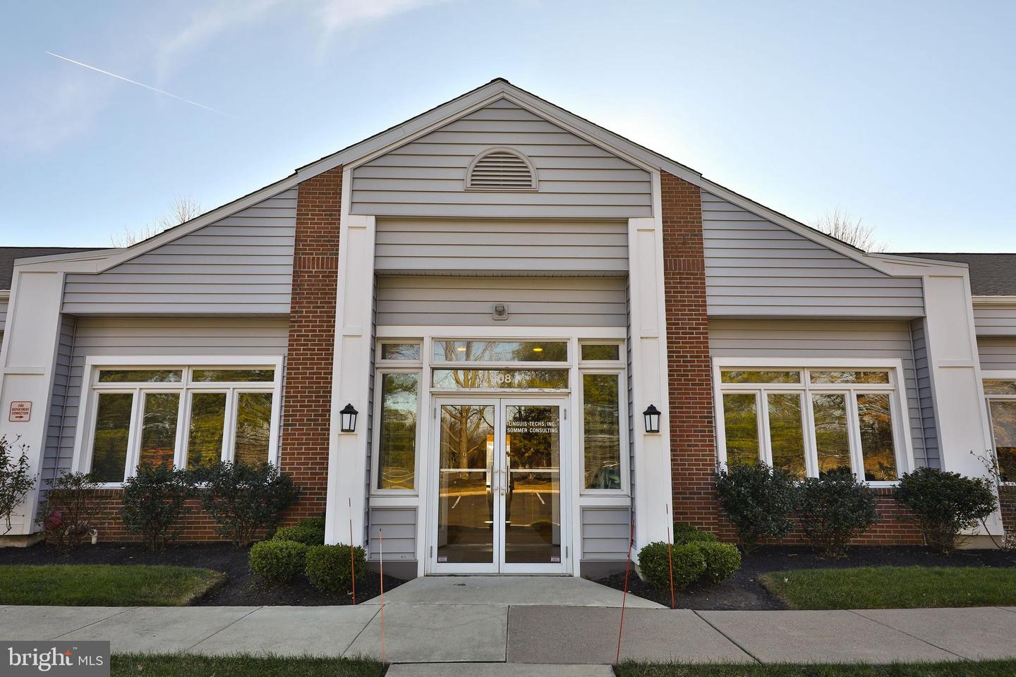 408 Executive Property Photo 2