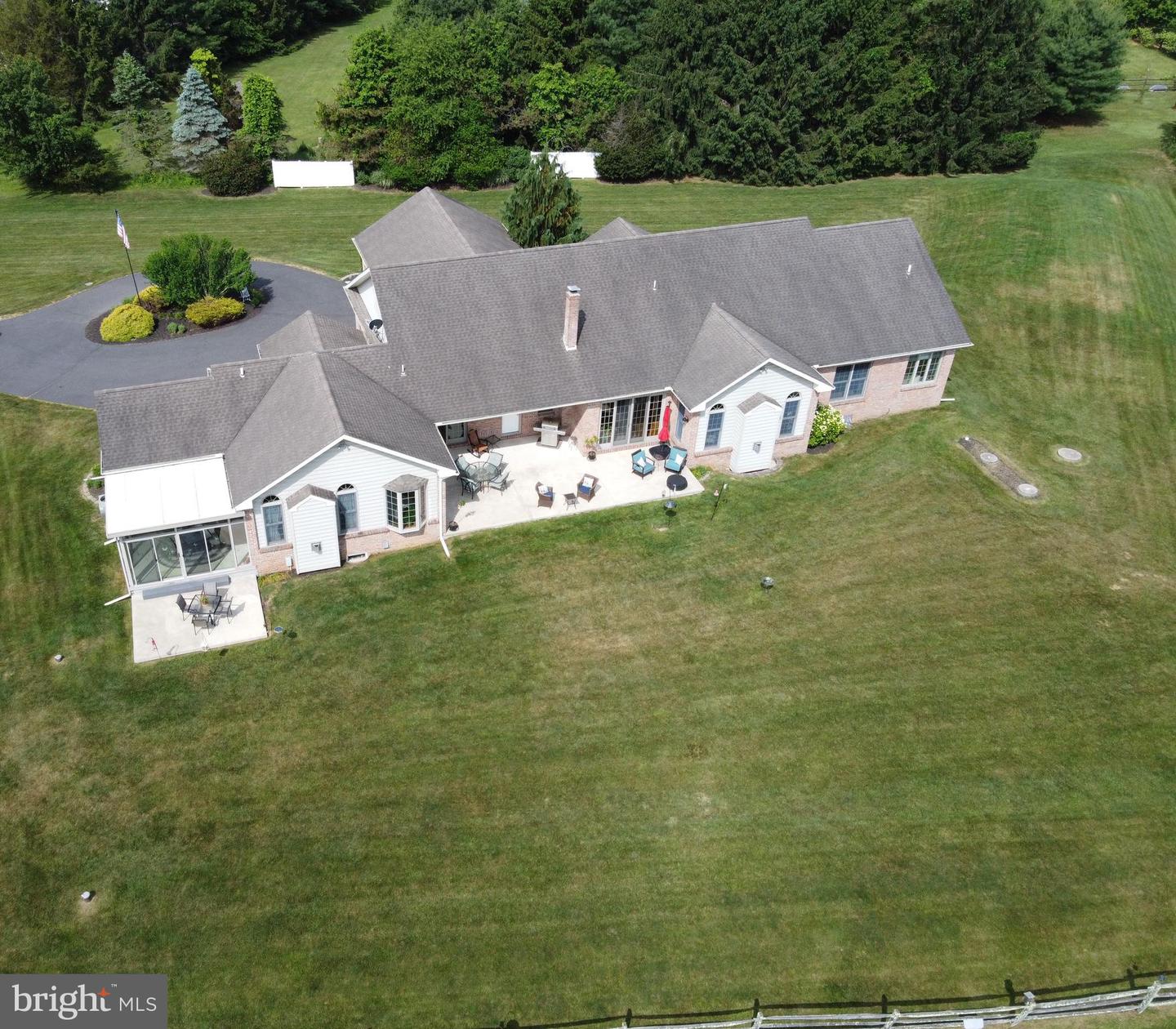 1084 Old School Rd Property Photo 13