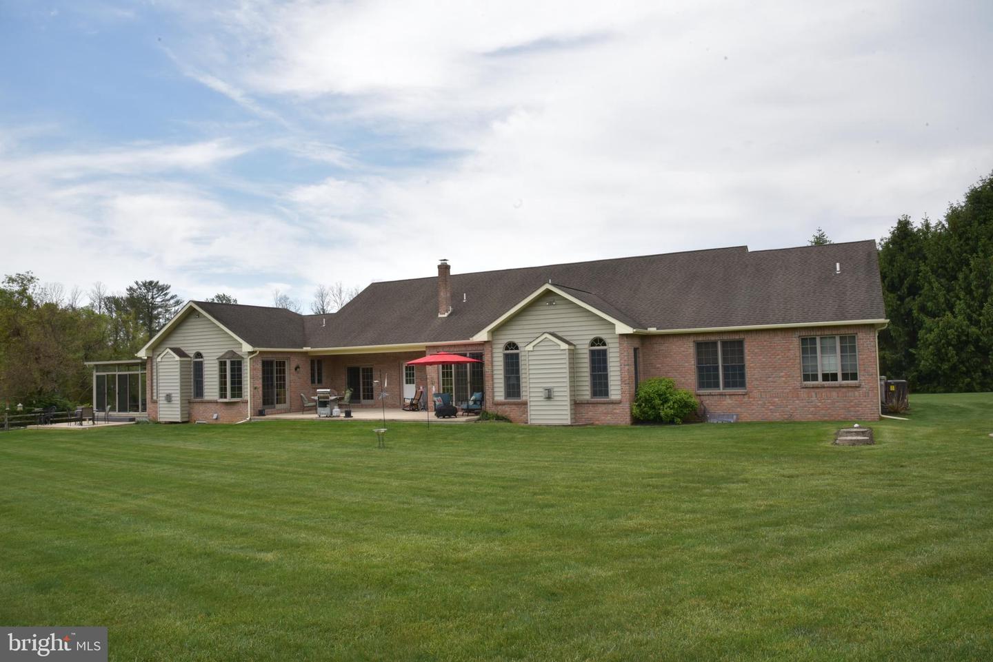 1084 Old School Rd Property Photo 22