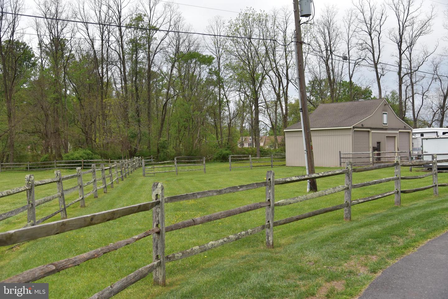 1084 Old School Rd Property Photo 112