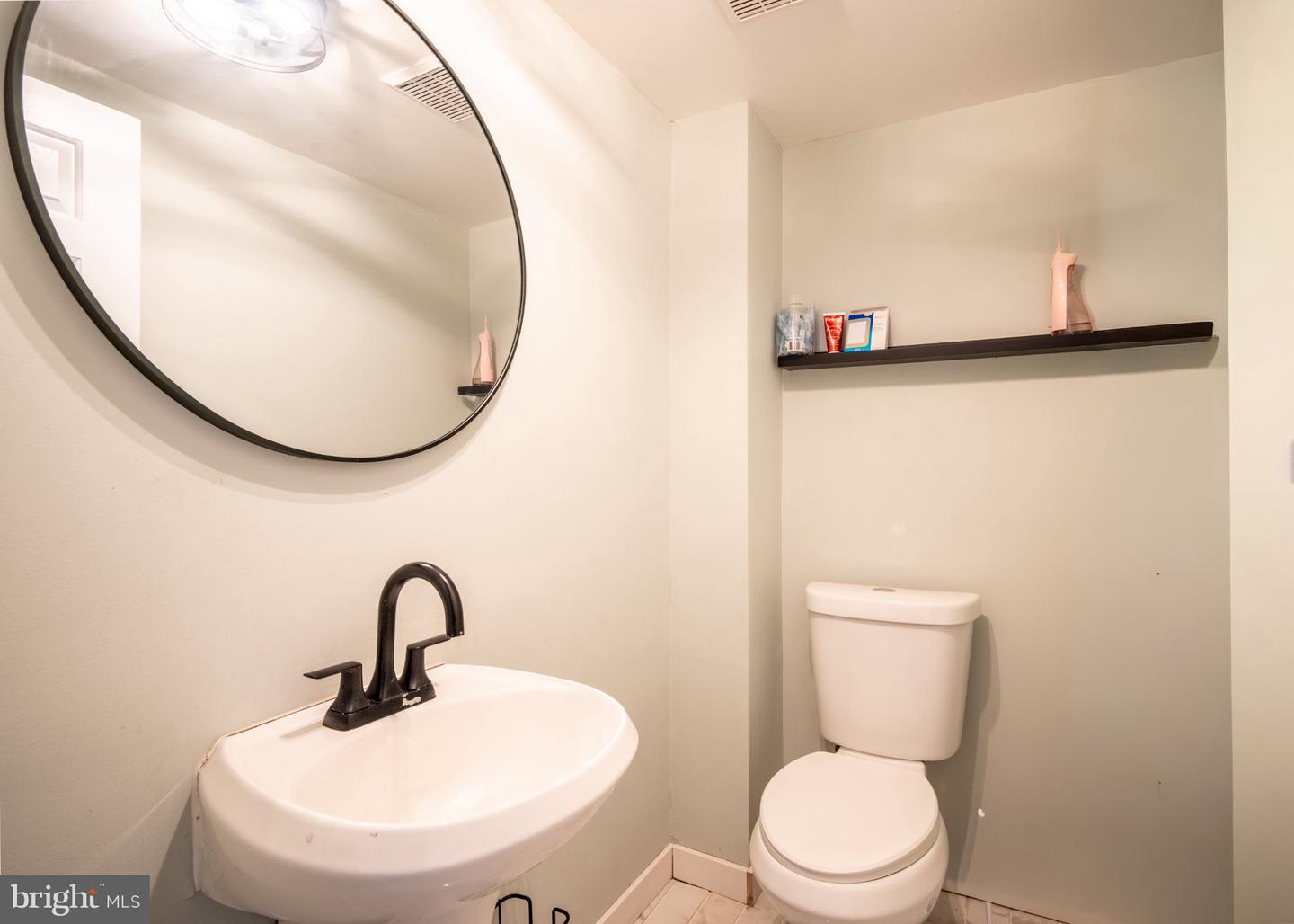 7 Naylor Ct Property Photo 5