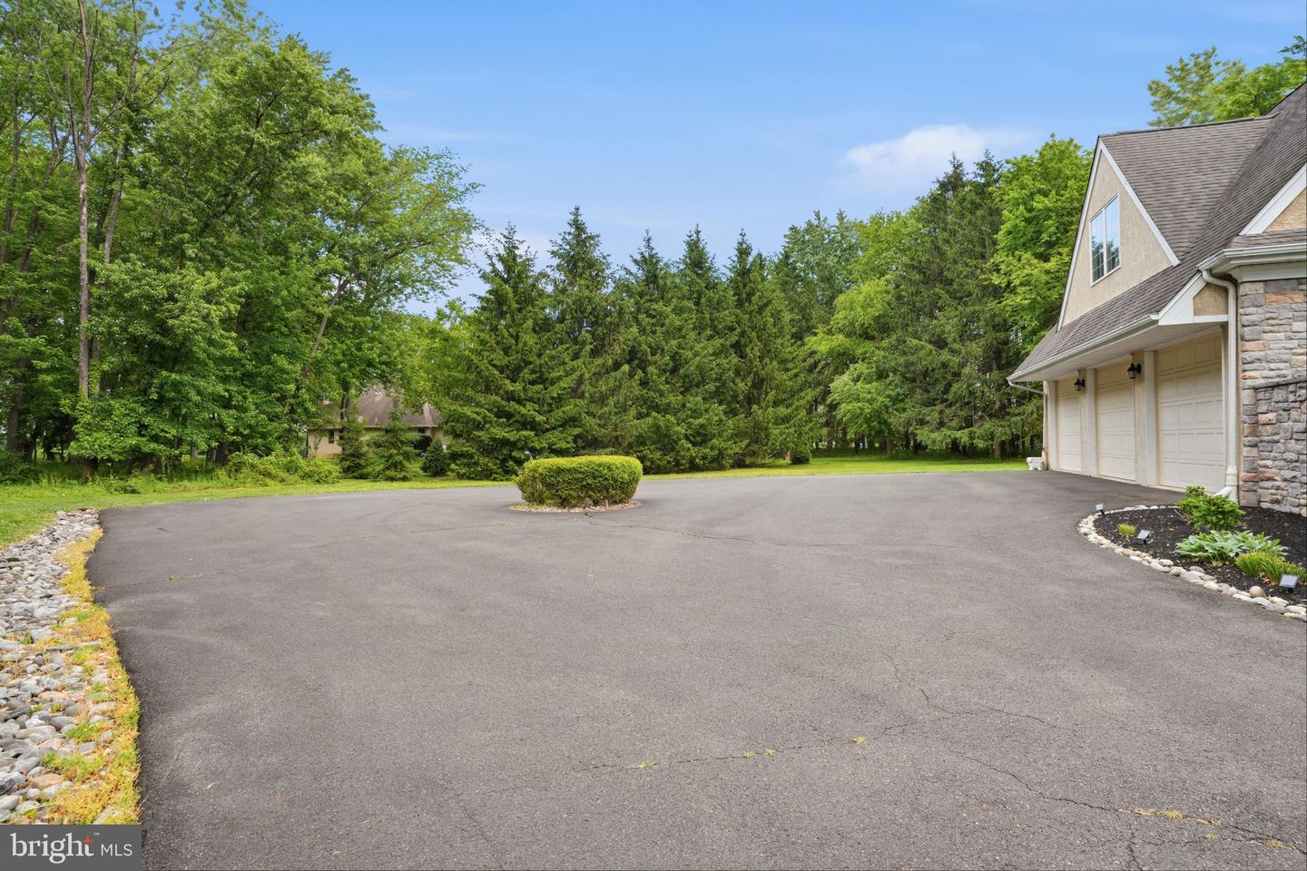 1588 Wrightstown Rd Property Photo 14