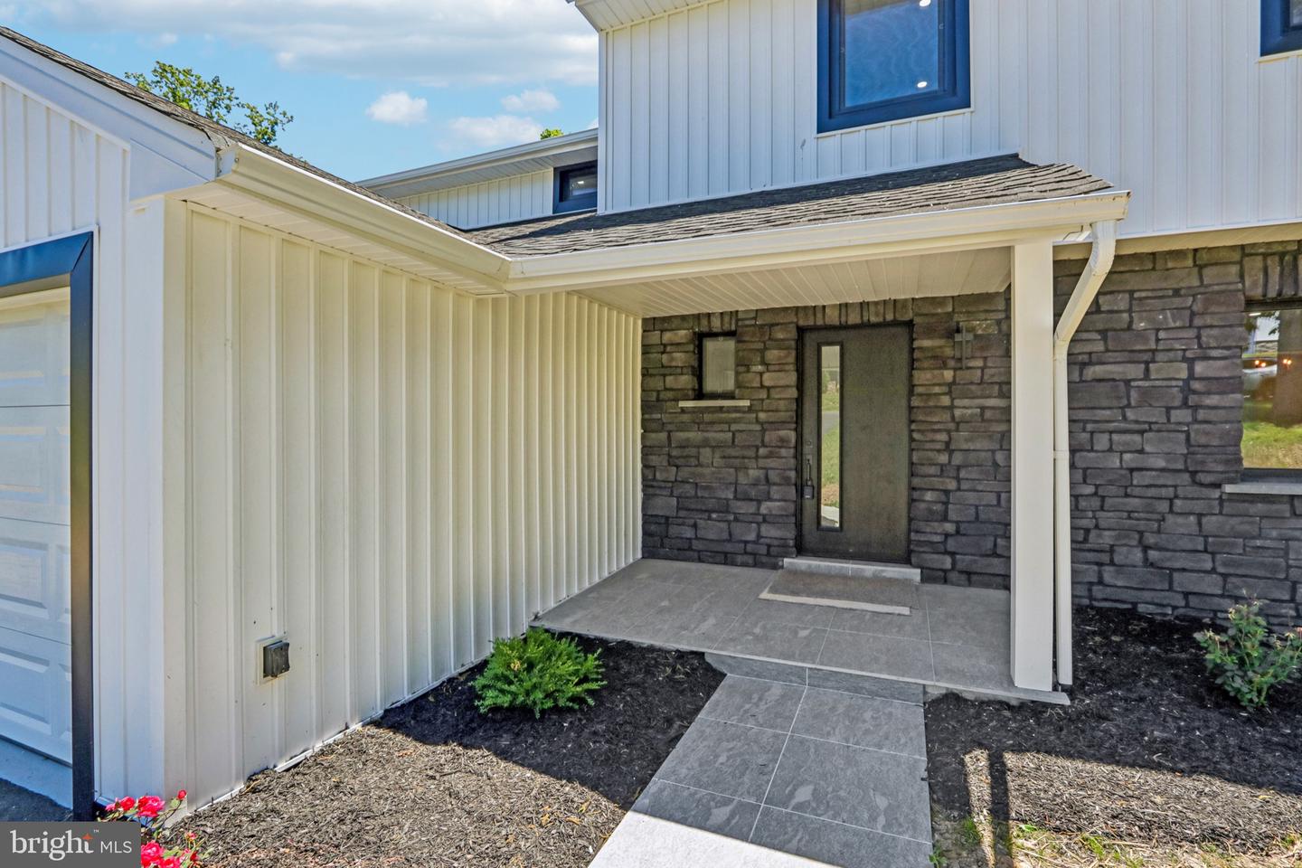 444 Rocksville Rd Property Photo 4