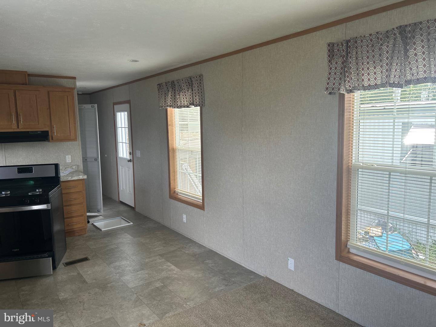 134 Lincoln Hwy #11 Property Photo 5