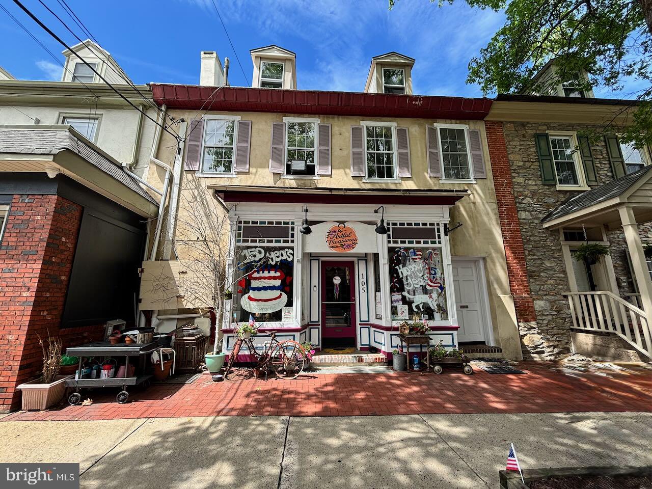 105 E MAPLE AVE