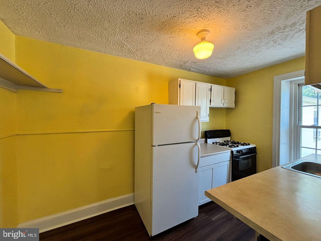 105 E Maple Ave Property Photo 15
