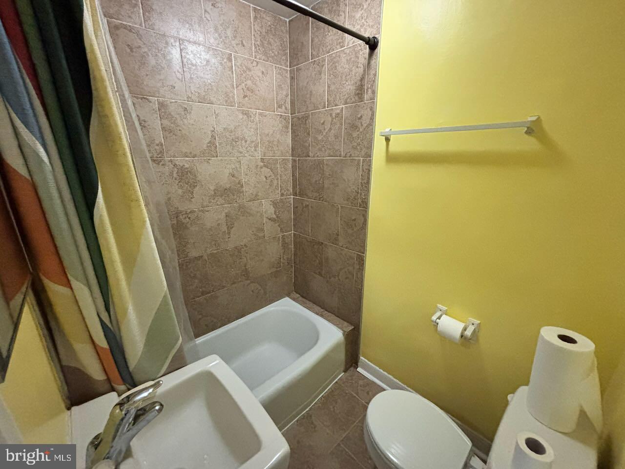 105 E Maple Ave Property Photo 16